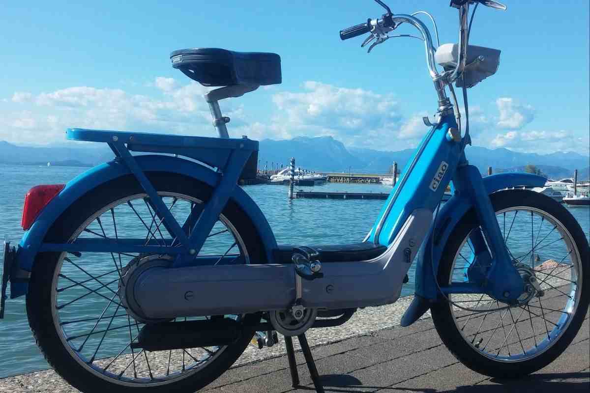 Motorino Ciao sul lungomare