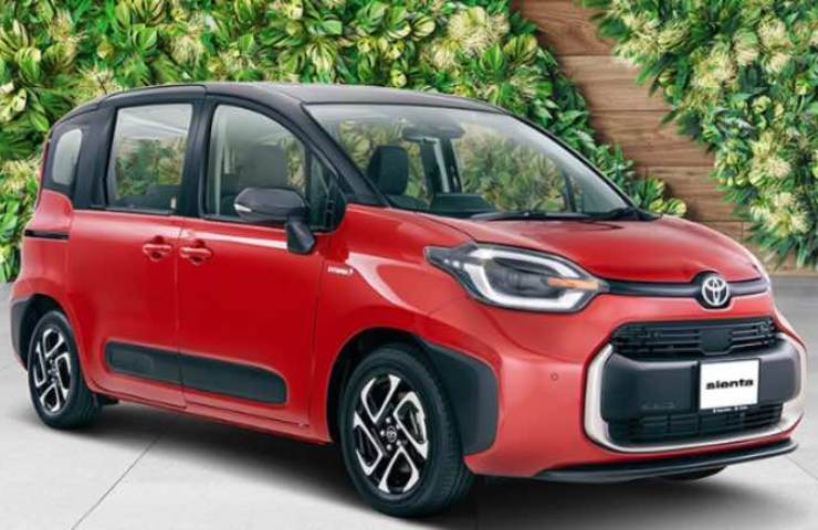 Una Toyota Sienta